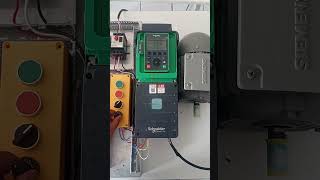 Control de motor trifásico con variador ATV930 dos hilos con potenciómetro externo [upl. by Braynard]