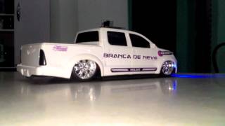 Mini hilux branca de neve com suspensão [upl. by Eruza767]