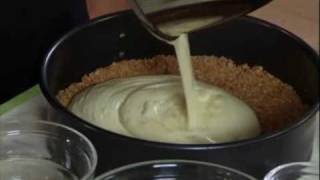 Easy Low Calorie Cheesecake Recipe  SPLENDA® Recipes [upl. by Block]