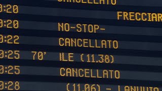 Sciopero dei treni ritardi e cancellazioni a Roma Termini [upl. by Golub]