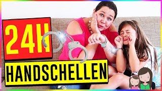 24 Stunden Handschellen Ava mit Handschellen an Mama gekettet Alles Ava [upl. by Airdnek]