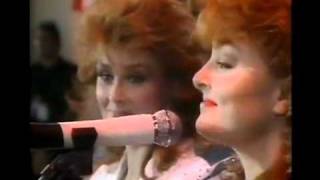 The Judds  Rockin With The Rhythm Mama Hes Crazy [upl. by Dhiren]