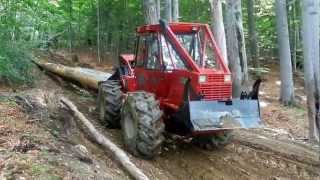 Tractor forestier articulat tip skidder Noe NF140  video 2 [upl. by Nangatrad]