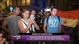 Cristina Seguí increpada por independentistas en Barcelona [upl. by Asilem]