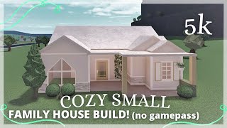 Roblox Bloxburg  TwoStory Free Layouts Ideas  Minami Oroi [upl. by Crowe646]