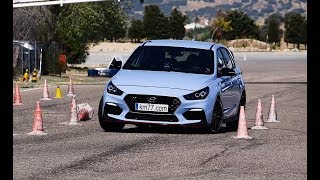 Hyundai i30 N Performance 2018  Maniobra de esquiva moose test y eslalon  km77com [upl. by Elawalo]