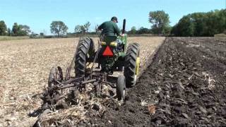 2 CYL JOHN DEERE TRACTORS PLOWING tubalcain [upl. by Claudian409]