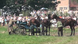 Wywrócona bryczka i spłoszone konie na rekonstrukcji Bitwy Warszawskiej w Ossowie 14082010 [upl. by Applegate14]