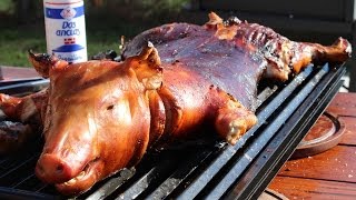 Lechon Asado en Horno a Leña Locos X el Asado [upl. by Llezniuq]