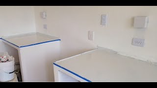 INSTALACION DE PORCELANATO LIQUIDO EN UNA BARRA DE COCINA PARTE 1 [upl. by Arit]