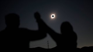 Totale Sonnenfinsternis in Südamerika [upl. by Attelahs532]