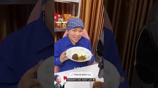 Oma Gala semangat banget live jualan rendang Mama Fuji [upl. by Now300]