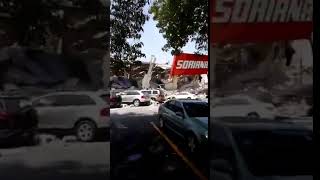 Se derrumba Soriana Taxqueña tras sismo en CDMX [upl. by Rawley]