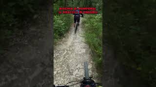 VIDEO COMPLETO SUL CANALE mtb downhillmtb mtbenduro perte mtbcrash viralvideo racing [upl. by Yanetruoc515]