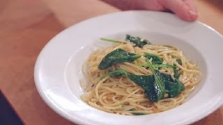 Pasta With Garlic Oil amp Spinach  Italian Dishes [upl. by Tahmosh491]