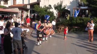 Banda scozzese marcia con cornamusa  pipe band in Italia [upl. by Jorry]