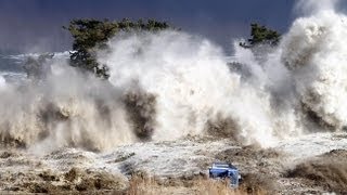 Tsunami in Japan  The Most Shocking Video El video más impactante del tsunami en Japón [upl. by Eityak309]