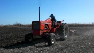 AllisChalmers 190XT Series III amp Allis Chalmers Chisel Plow [upl. by Esilehc]