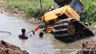 Amazing Expertly Technique Skills SHANTUI BULLDOZER Falling Into The Water Help Heavy Crean Success [upl. by Iphlgenia20]