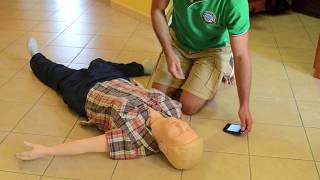 Primo soccorso con defibrillatore  by Salvamento Academy [upl. by Flann]