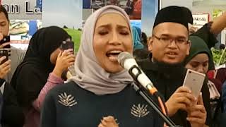 ZIANA ZAIN Menangis Cover Lagu PUTUS TERPAKSA Sambil Di Temani Sis Syeila Rusli Tapi Memang Power [upl. by Rollie705]