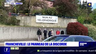 Francheville  une banderole quotNon au téléphériquequot qui déplait à la mairie [upl. by Tennes]