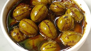 তেলে ডুবানো জলপাই আচার Tele dubano jolpai achar jolpai er tok achar jolpai er tel achar [upl. by Tremayne]