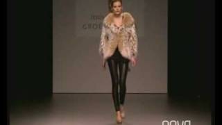 Nova Cibeles 2010 Madrid Fashion Week Jesus Lorenzo para Peleteria Groenlandia Parte 2wmv [upl. by Lindley]