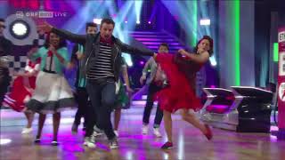 Dancing Star Maria Santner mit Martin Ferdiny  Grease Gruppentanz [upl. by Otilrac]