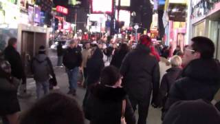 Cheavor Christmas Shopping Experience at Toys R Us at Times Square NYC for new XBOX 360 [upl. by Yelreveb652]