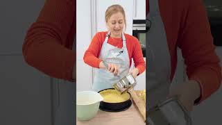 Apfelkuchen mit Pudding  Mit knusprigem Mürbeteig und Streusel 🍎😍 I Einfach Backen [upl. by Eidson]