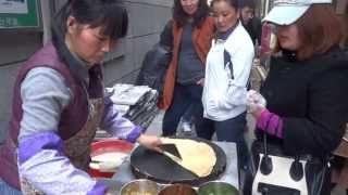 Crèpe salée dans la rue Shanghai [upl. by Tychon]