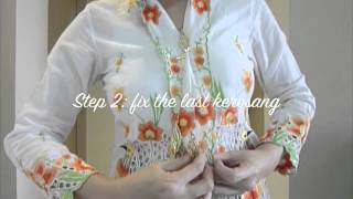 How to wear Peranakan Kerosang Brooch [upl. by Yung]