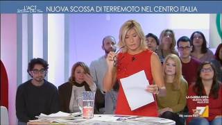 Terremoto avvertito in diretta a LAria Che Tira Cè unaltra scossa [upl. by Bickart290]