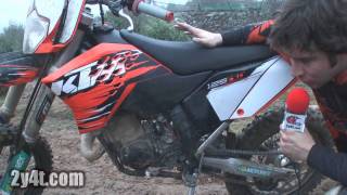 KTM 125 EXC 2010  Las pruebas de 2y4tcom [upl. by Medorra]