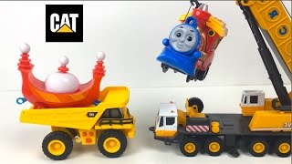 FUN TRAIN WITH TRACKS amp CAT CONSTRUCTION MIGHTY MACHINES REPAIR AND LAY TRAIN TRACKS  UNBOXING [upl. by Mendie]