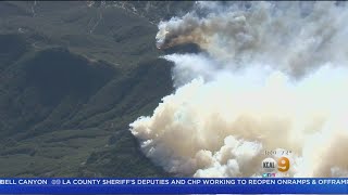 Woolsey Fire Flares Up Near Thousand Oaks New Evacuations Issued [upl. by Conley]