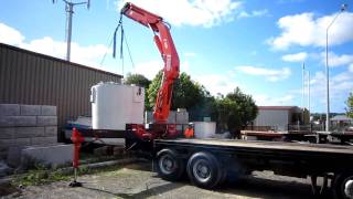 Fassi Crane for Sale Swanson Transport Hiabing Lifting a 65tn tank [upl. by Yro]