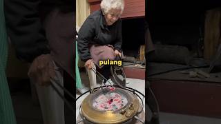 Seorang nenek menunjukan barang antik kepada cucunya♥️ [upl. by Oleta]