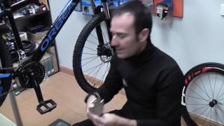 Curso de Mecánica de Bicicletas  Desmontaje de Pedales Parte 2 [upl. by Iat97]