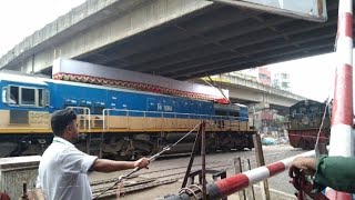 Khilgaon Rail Gate Dhaka Bangladesh  Street view amp food [upl. by Alrick201]