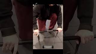 How To Use Lifting Straps Tutorial Lifting straps gebruiken bij zwaar deadliften liftingstraps [upl. by Eirallam135]