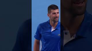 Djokovic sénerve sur un membre du public à lOpen dAustralie 😡😡😡 [upl. by Rehpotsirk]