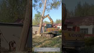 Smart Operator Released the Grapple in Time Avoiding the Excavator Being Damaged [upl. by Anthia]