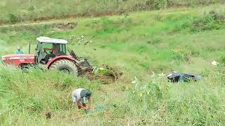 Massey Ferguson 4299 Resgatando Carro [upl. by Bond]