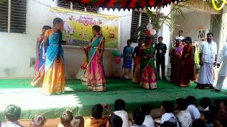 Gobbiyallo Gobbiyallo Sankranti song performance by Cherishma reddyamp team Royal victory school [upl. by Hausmann978]