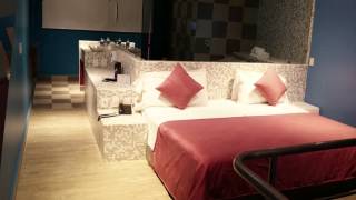 HOTEL MONTREAL SUITES CIRCUS [upl. by Ricardo]