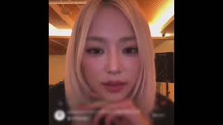 Yeeun reading a comment about CLC comeback [upl. by Latsyrhc499]