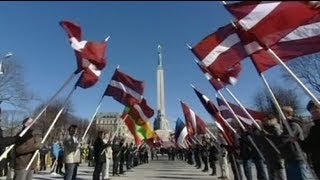 Lettland Umstrittener Gedenkmarsch für WaffenSS [upl. by Udella]