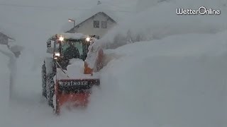 Schneechaos in Österreich  Vielfach kein Durchkommen mehr [upl. by Ehc]